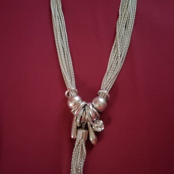 Bold and Decorate costume Necklace. - Picture 1 of 3